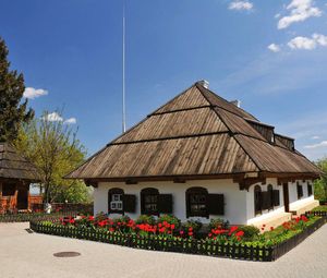 Чарівна Полтава (музей гончарства, Дуби Кочубея, Диканька, Мгарський монастир) 